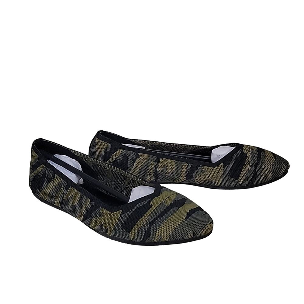 Torrid Camo Stretch Knit Flats Womens Size 8.5WW NWT